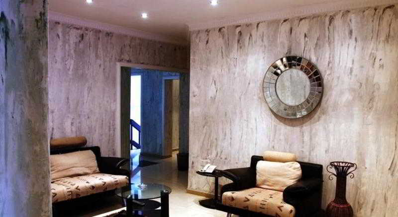 Charlies Place And Suites Lagos Eksteriør bilde