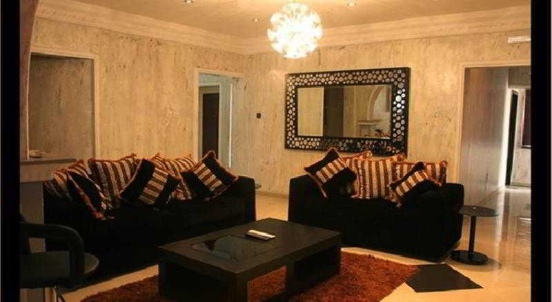 Charlies Place And Suites Lagos Eksteriør bilde